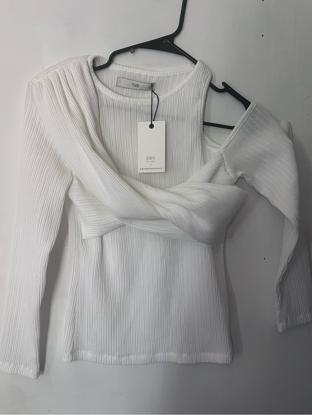 Anthropologie Siempre the label NWT Twist-Front Top small
